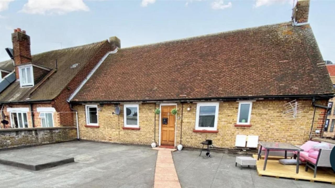 4 Bedroom Property Which Sleeps 8 Very Close To The Harry Potter Studio And Watford Junction מראה חיצוני תמונה